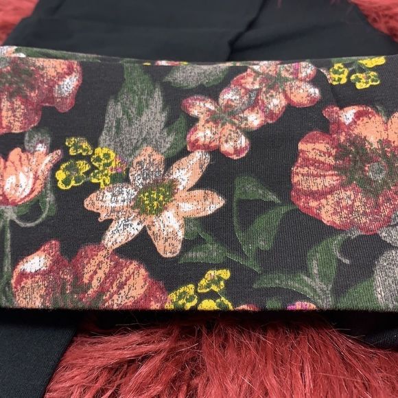 SzM Victoria’s Secret Most Loved Leggings NWT - Picture 2 of 3